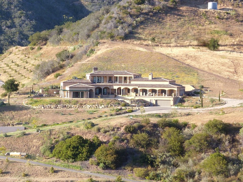 2nd image of 1747 San Marcos Pass Rd