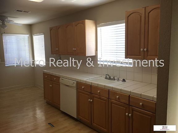 5th image of 608 Gary Ave