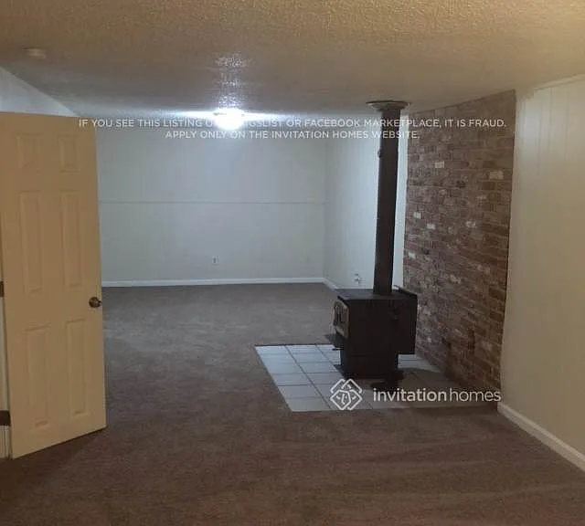 1351 Oswego St — Photo 36