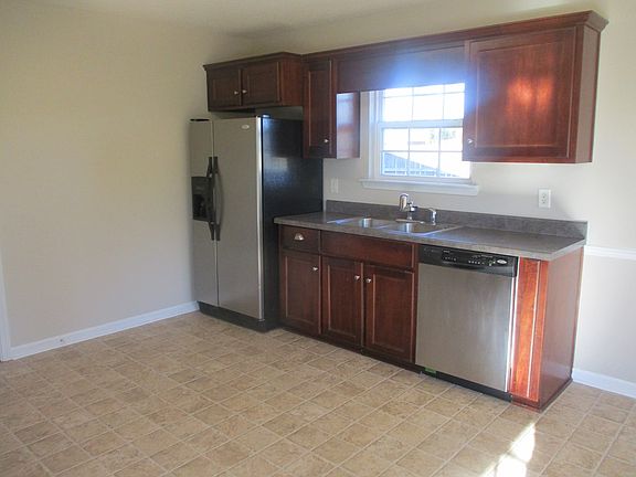 3rd image of 200 Mill Pond Ln SE