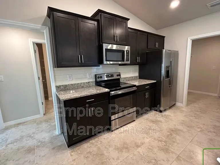 4113 NE 22nd Ave — Photo 6