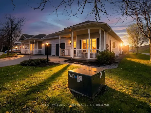 8 Hinkley Trl, Clarington, ON L1B 1P4