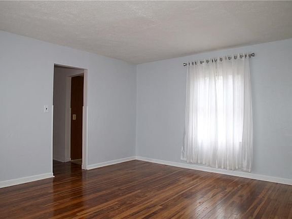 4th image of 5555 W New York St