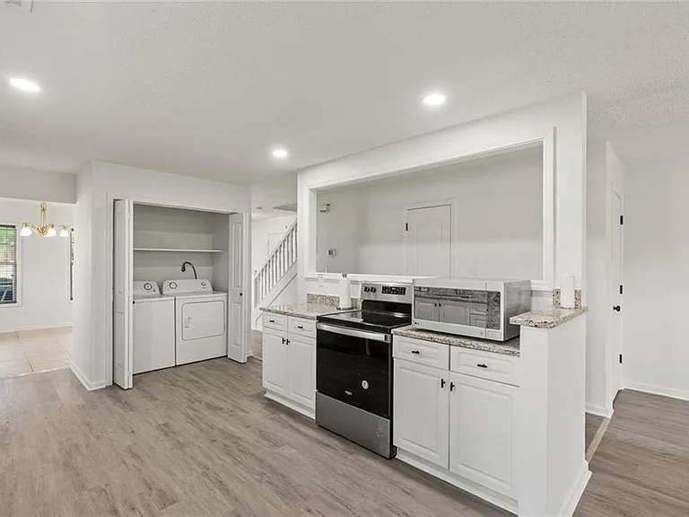 3003 Brass Dr — Photo 6