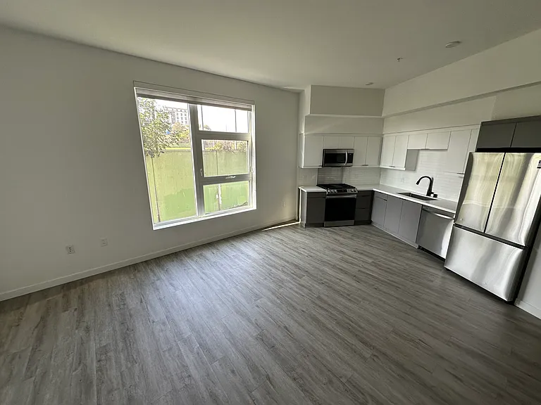 1100 W Temple St — Photo 28