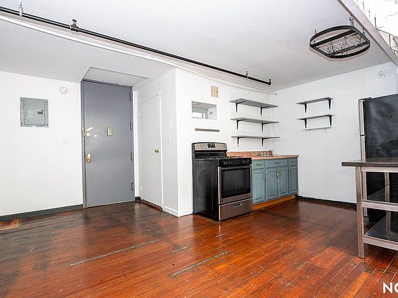 4th image of 27 Arion Pl APT 110