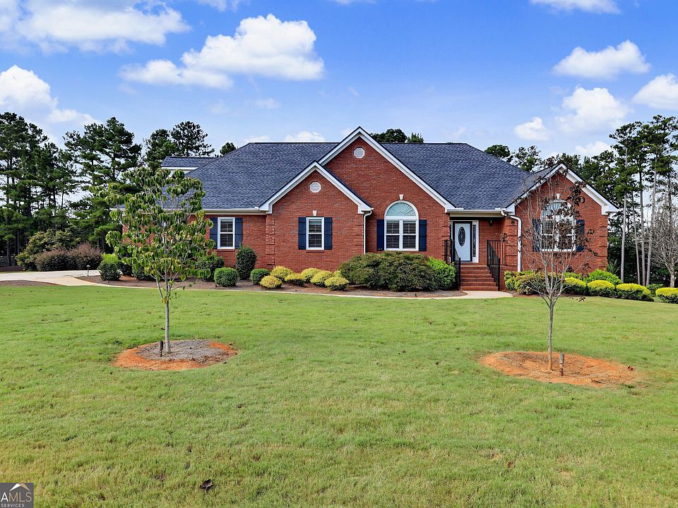 1st image of 220 Edna Ruth Ln