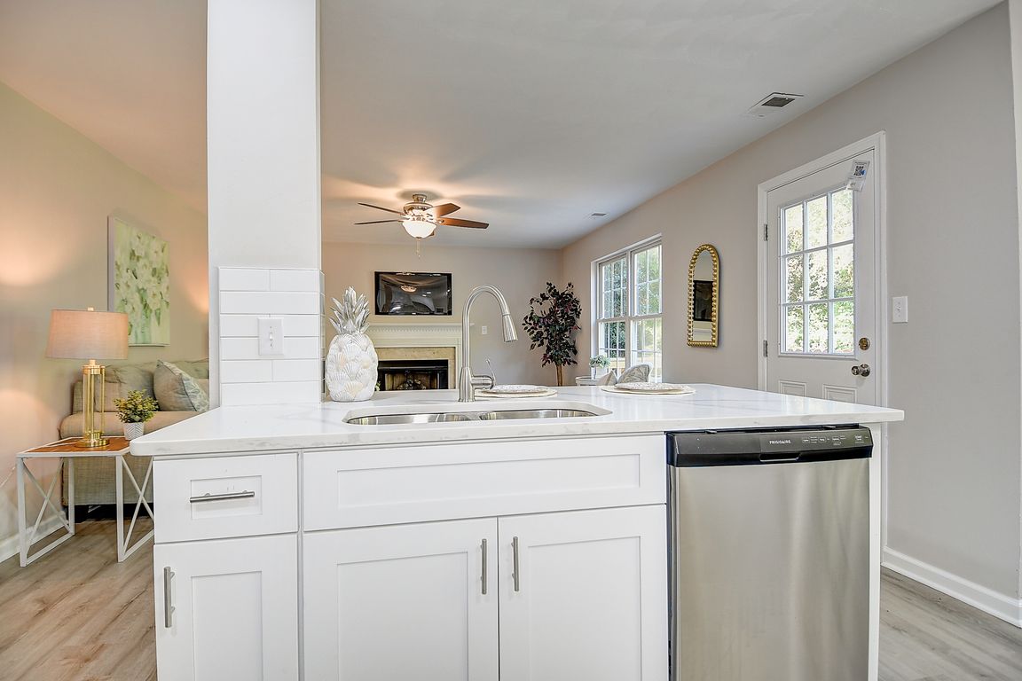 next background image