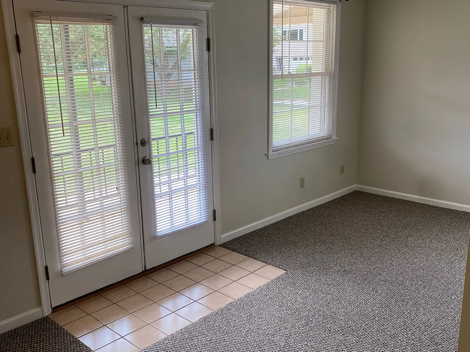 185 S Coldbrook Ave — Photo 2