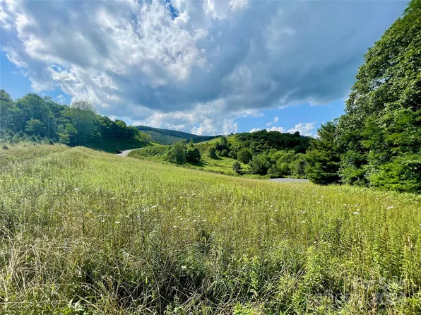 S19 Firestone Ct #S-19, Banner Elk, NC 28604