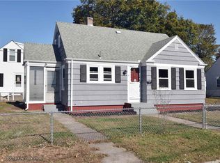 4 Kelton St, Pawtucket, RI 02861