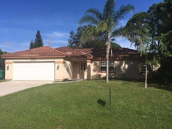 4th image of 2471 SE Charleston Dr