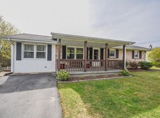 906 E Mountainview Rd, Johnson City, TN 37601