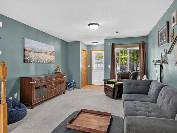 3rd image of 431 Cedar Pl