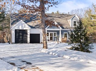 49 Black Swan Dr, South Berwick, ME 03908