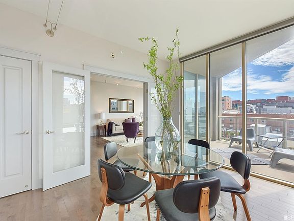 3rd image of 88 King St Unit 813