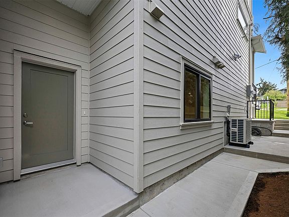 4th image of 4016 Wiseton St #C