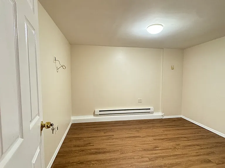 614 49th St #BASEMENT — Photo 13