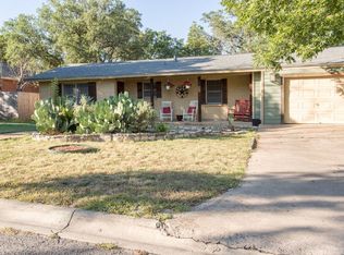 1128 N Hancock Dr, Kerrville, TX 78028