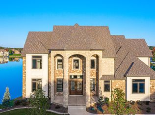 10525 Erie Dr E, Crown Point, IN 46307