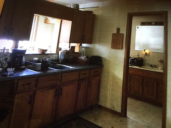 5th image of 64 Gifford Ave