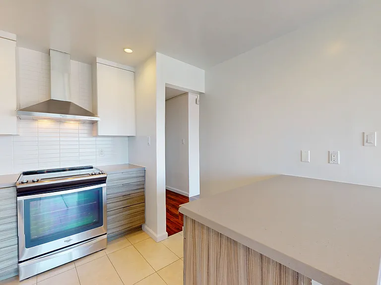 2642 Greenwich St #102 — Photo 5
