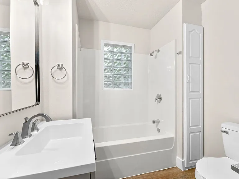 1430 S Campbell Ave — Photo 12