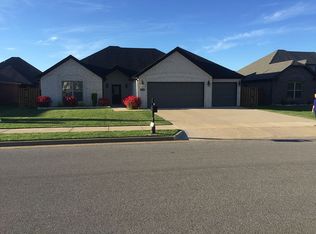 2204 SW Cadwell Ave, Bentonville, AR 72713