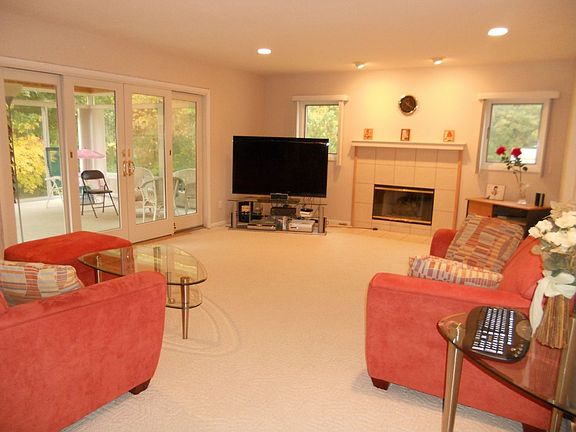 2nd image of 1041 Winding Creek Ln
