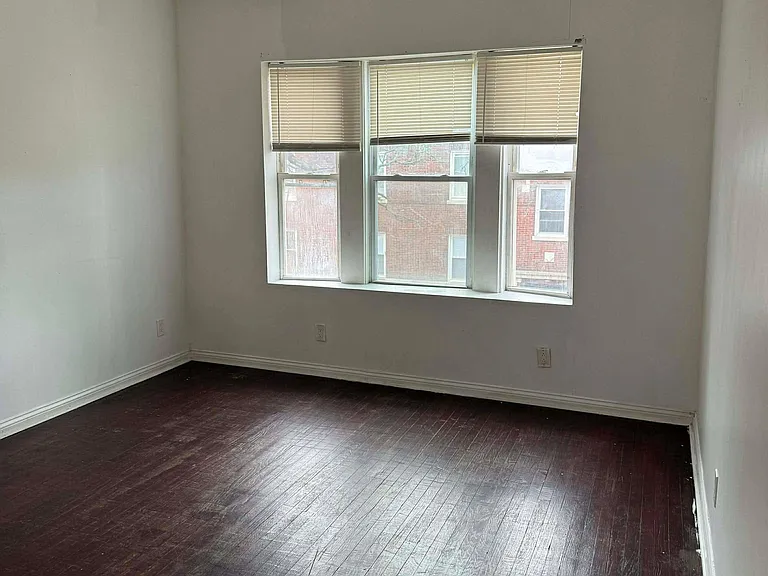 1640 W 57th St #2 — Photo 9