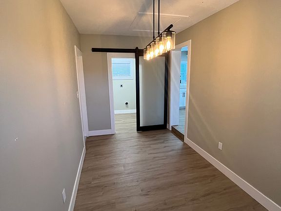 3rd image of 528 Brightwood Ave
