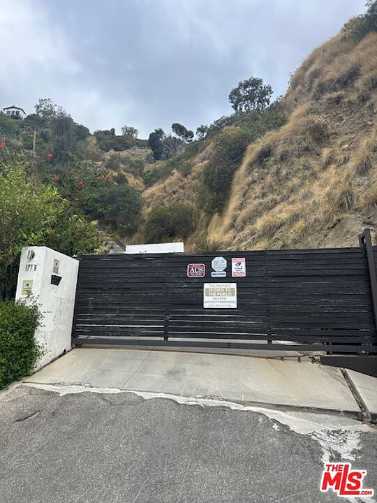 2nd image of 1775 N Crescent Heights Blvd