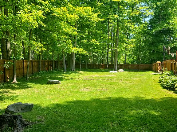 4th image of 200 Ironwood Cir