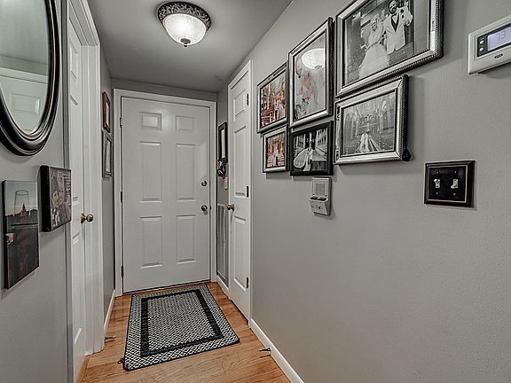 2nd image of 556 Cloverfield Ln APT 201