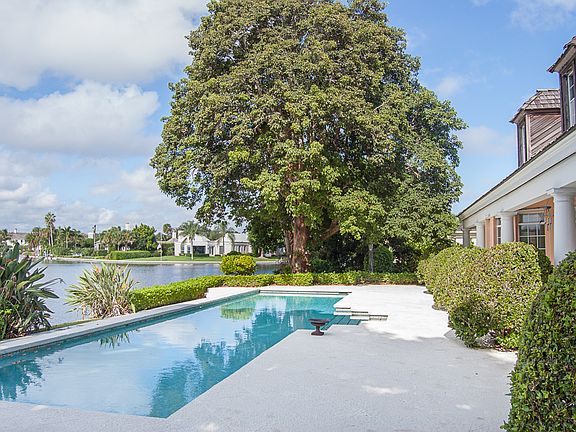 3rd image of 315 Island Creek Dr