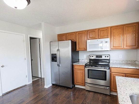 5th image of 2647 NW Columbine Dr