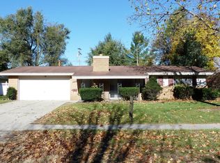 8543 Robinwood Cir, Shelby Township, MI