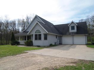 26611 Redfield St, Edwardsburg, MI 49112