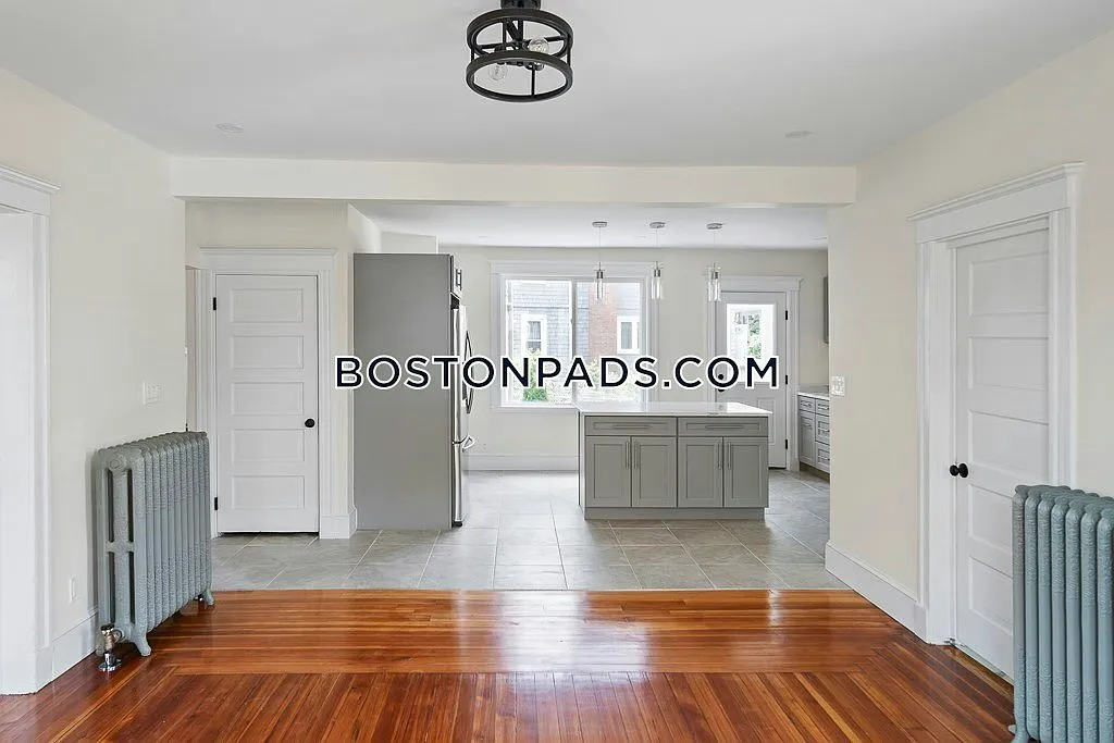 5 bed, 3.5 bath, 9999 sqft, $6,500 — Photo 3