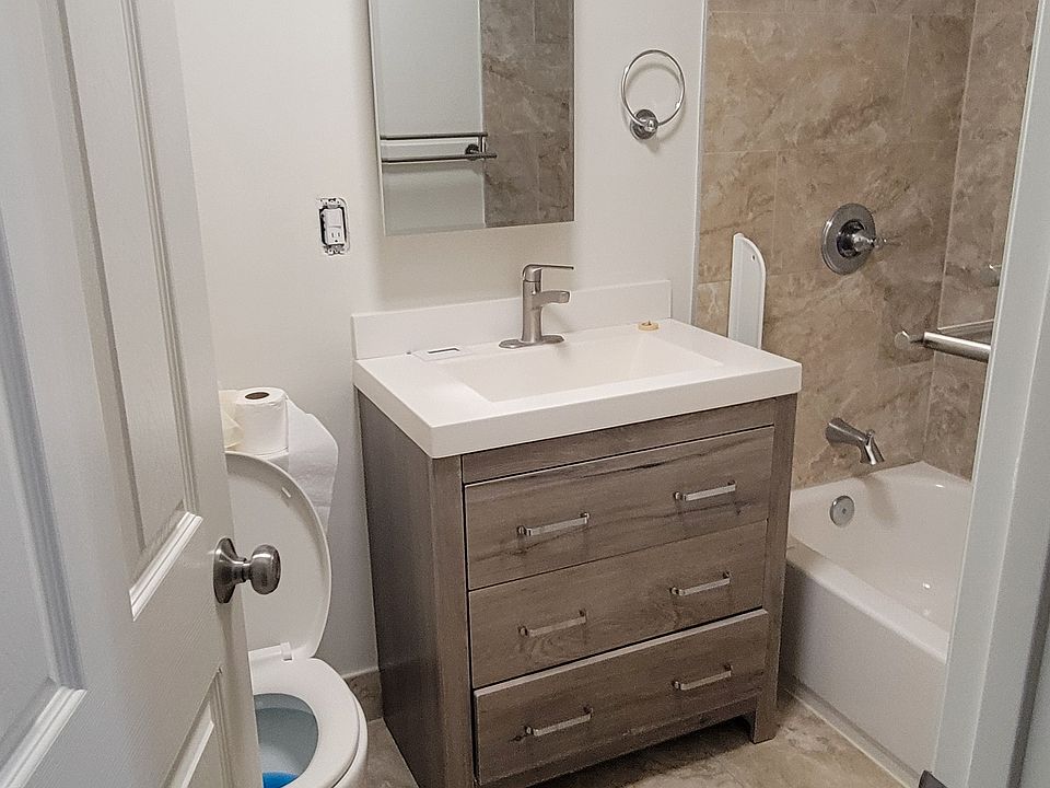 2nd image of 1518 W 84th St