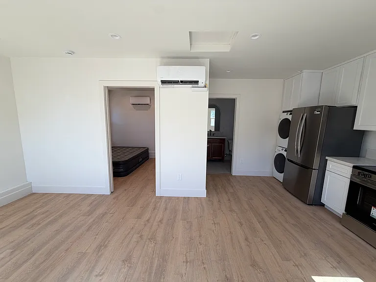 1516 Wells Ave #B — Photo 8