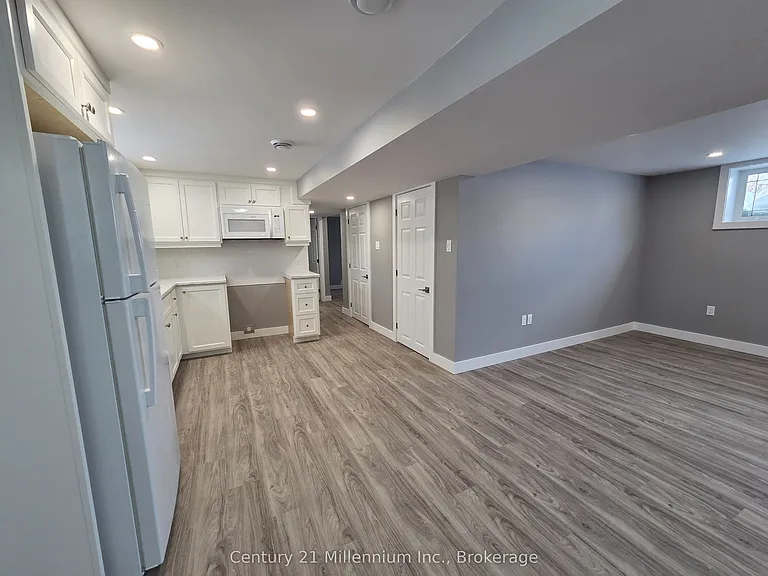 398 Kingsway St E #2 — Photo 7