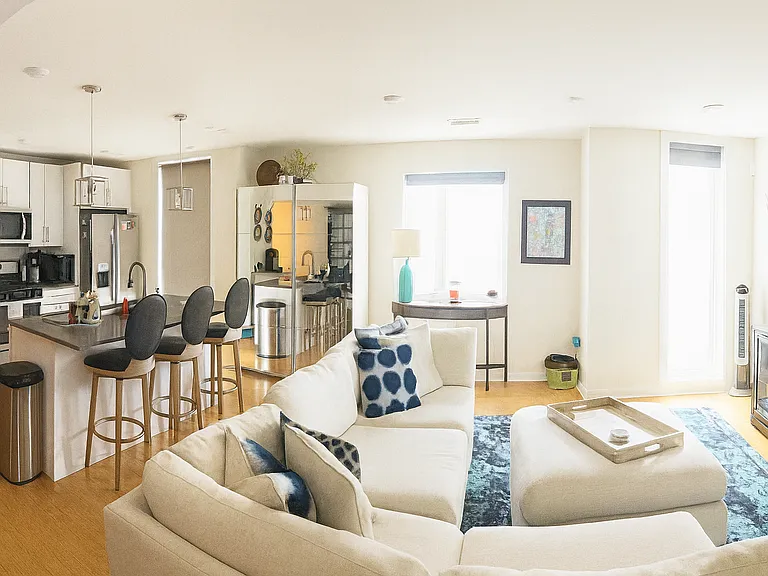 1834 Vineyard St #2 — Photo 1