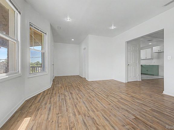 4th image of 1728 Pingree St