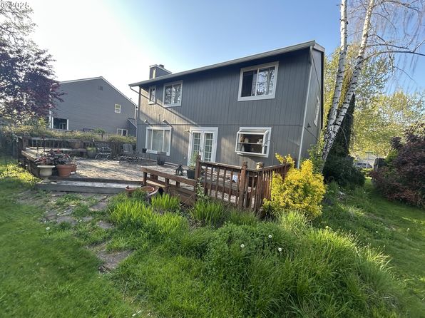5992 SE Blossom St, Hillsboro, OR 97123