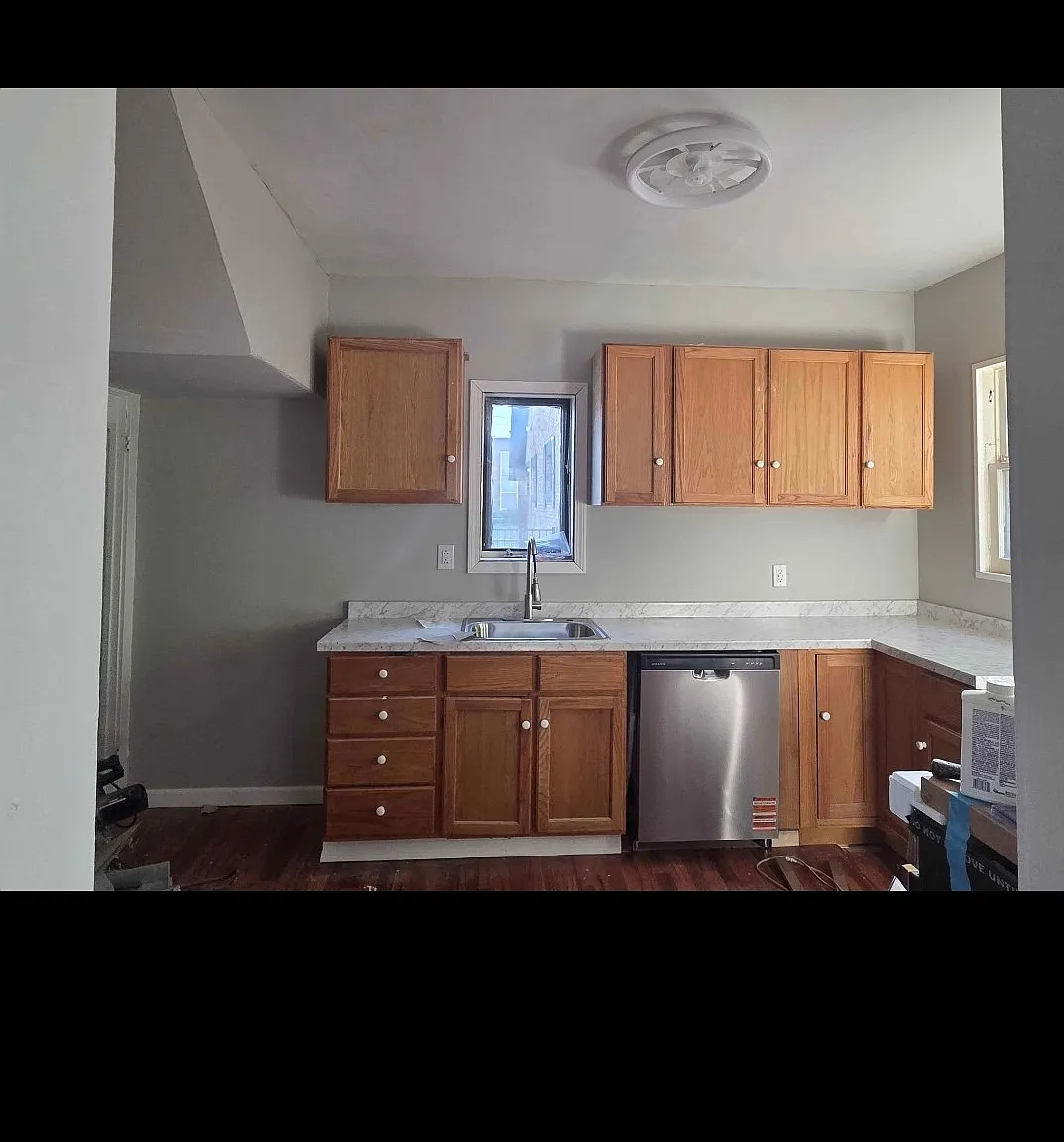 306 E 27th St — Photo 1