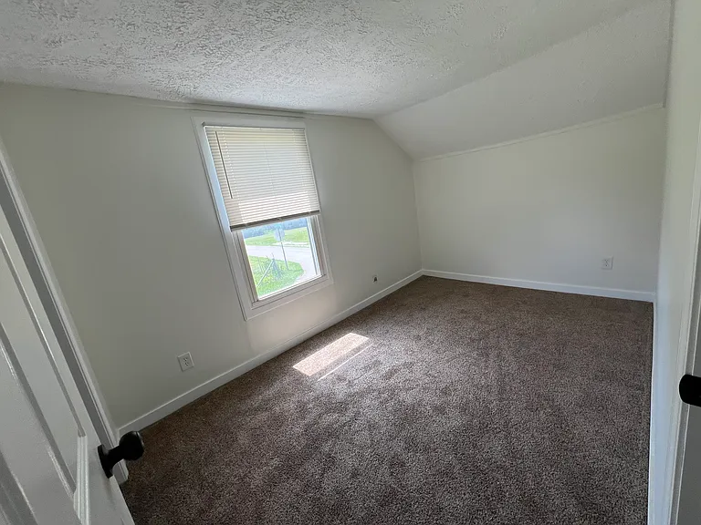 11932 Greenbrier St — Photo 14
