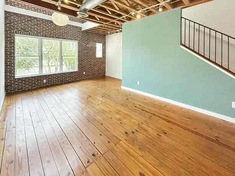 322 Peters St SW #2 — Photo 8