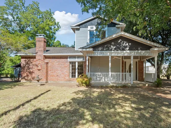 307 S 4th St, Wortham, TX 76693