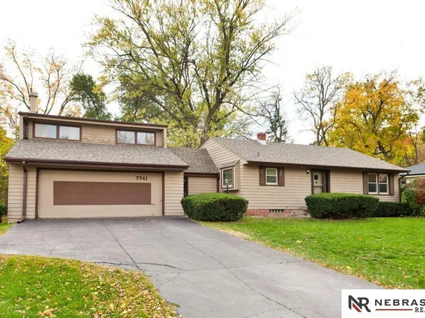 7741 Woolworth Ave, Omaha, NE 68124